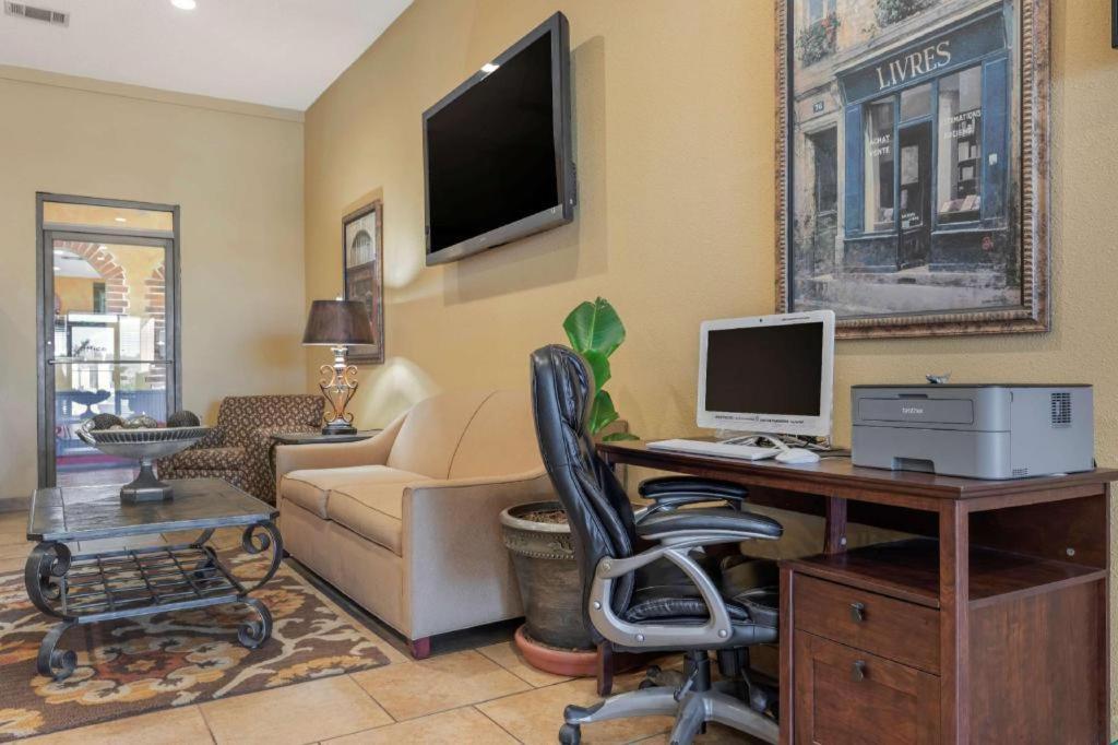 Best Western Taylor Inn Екстериор снимка