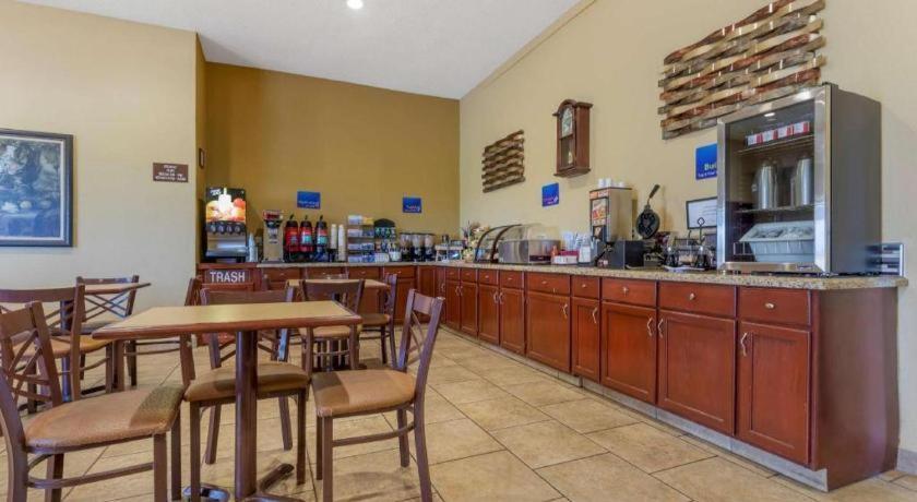 Best Western Taylor Inn Екстериор снимка